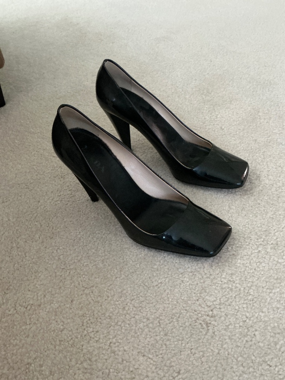 Prada black patent leather pumps, size 38